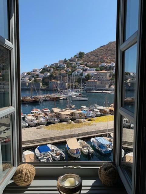 On The Port Mansion Studio 2 Hydra Экстерьер фото