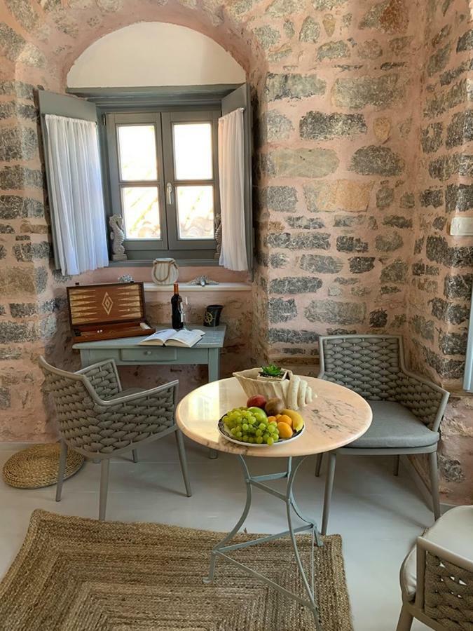 On The Port Mansion Studio 2 Hydra Экстерьер фото