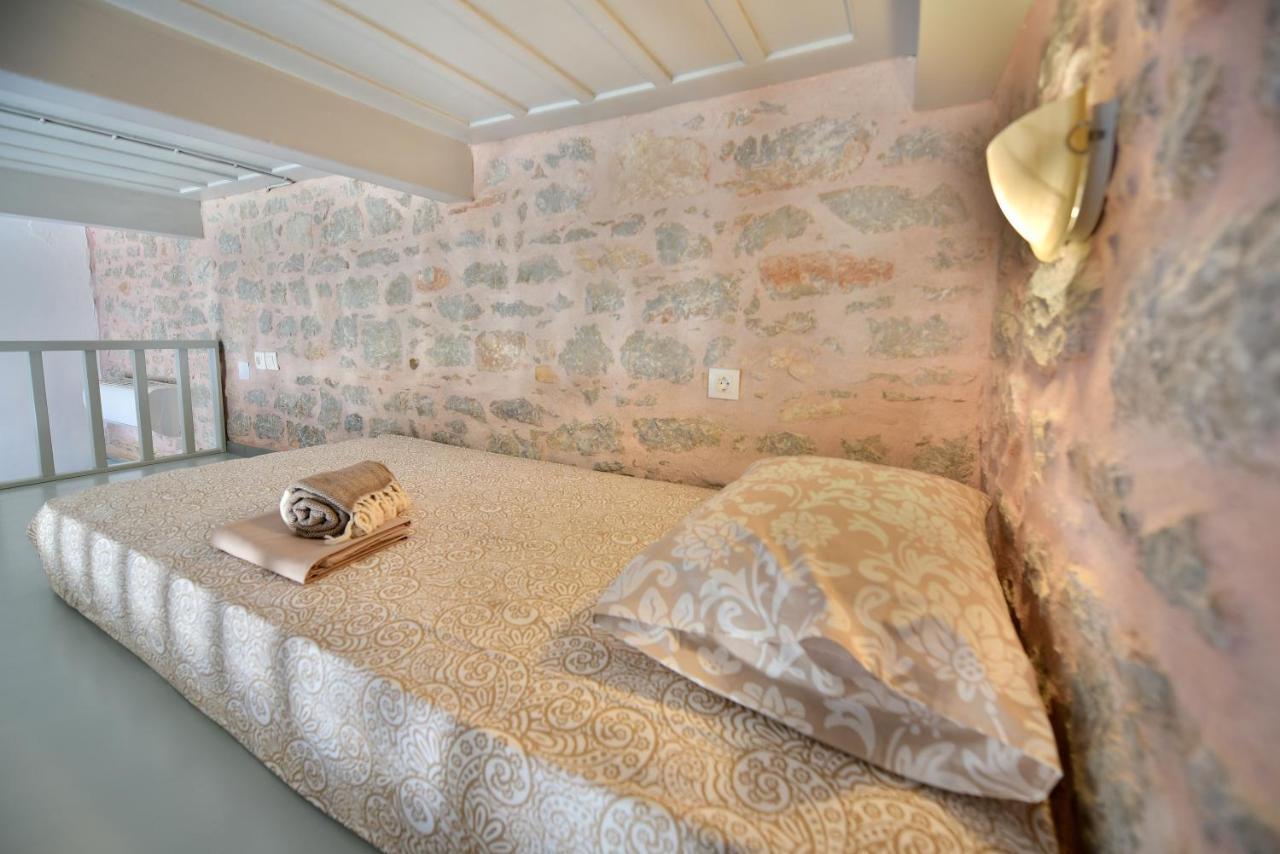 On The Port Mansion Studio 2 Hydra Экстерьер фото